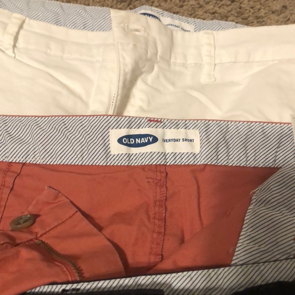 Old Navy everyday shorts - Picture 2 of 2